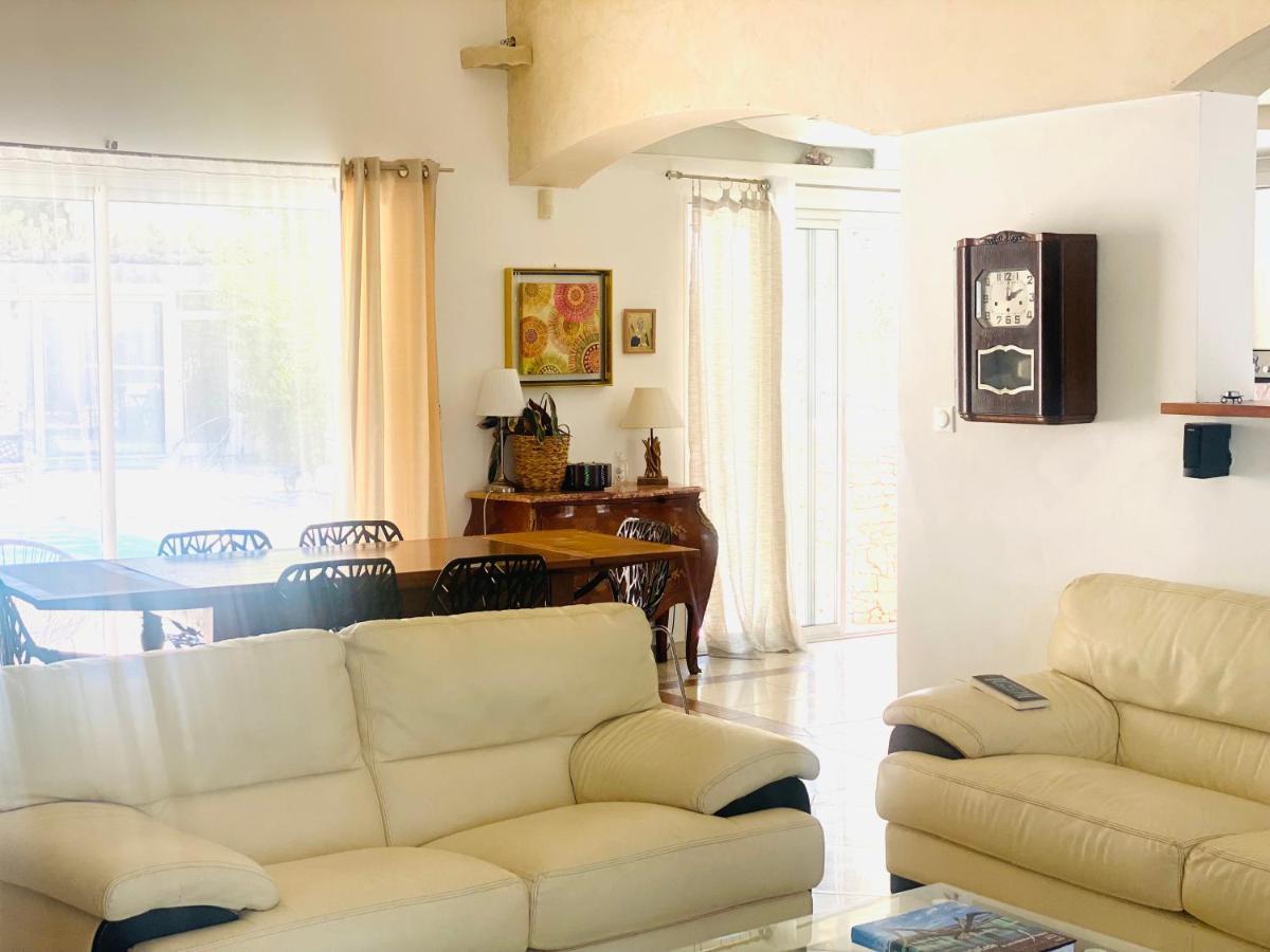 Villa Нім Екстер'єр фото